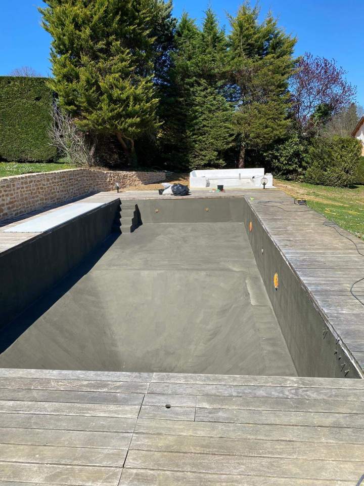 Préparation et étanchéité de la piscine à Saint-Cyr-au-Mont-d’Or
