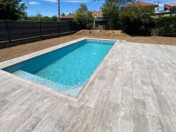 Carrelage grand format piscine Lyon