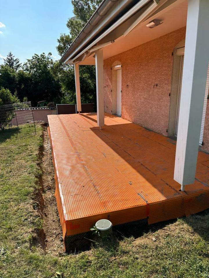 Pose de étanchéite terrasse moderne à Décines-Charpieu