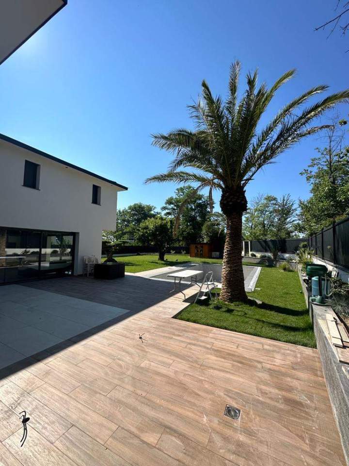 Pose carrelage terrasse sur dalle Lyon