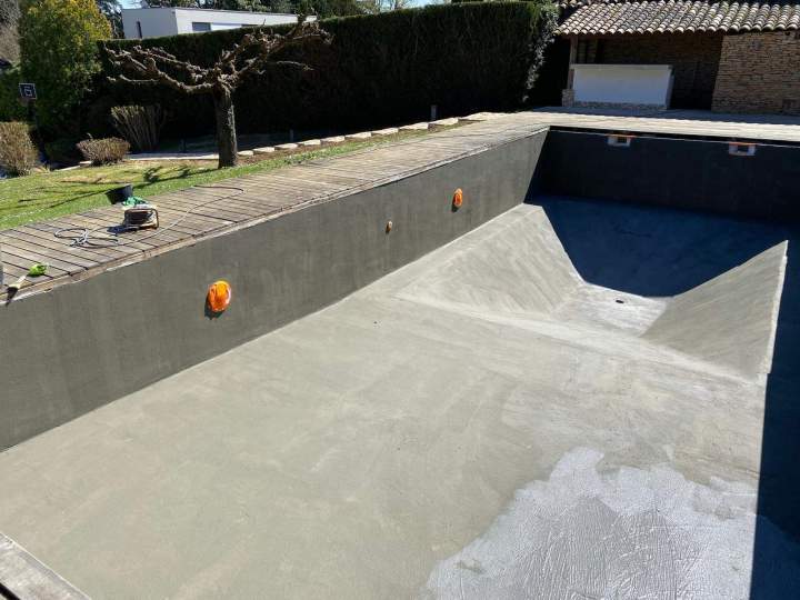 Préparation et étanchéité de la piscine à Saint-Cyr-au-Mont-d’Or