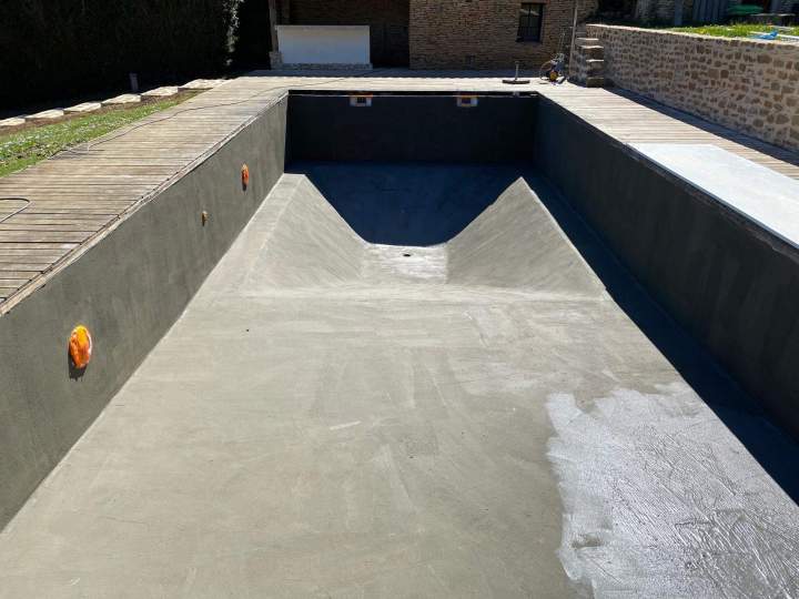 Préparation et étanchéité de la piscine à Saint-Cyr-au-Mont-d’Or